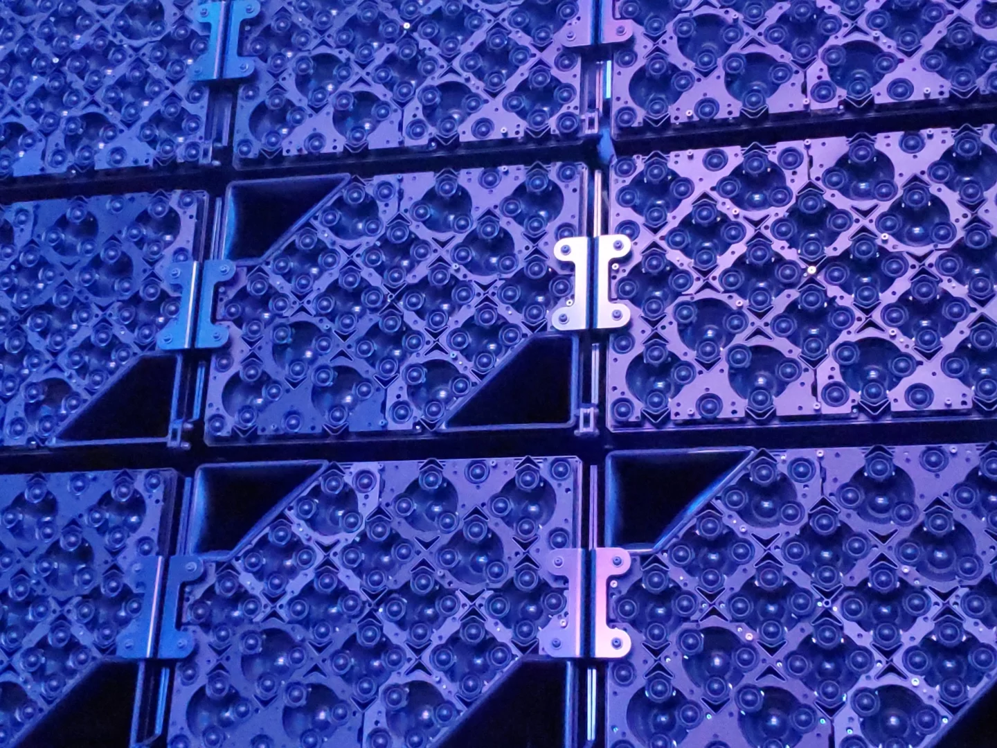 Sphere Holosplot LED Puck