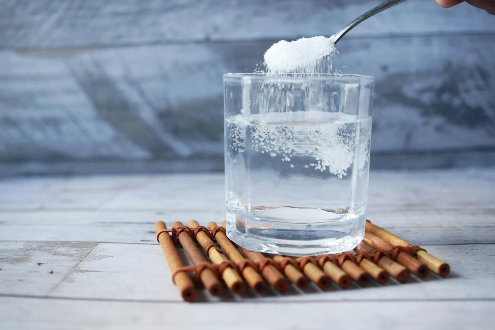 eingebrannten Backofen reinigen mit Backpulver und Wasser